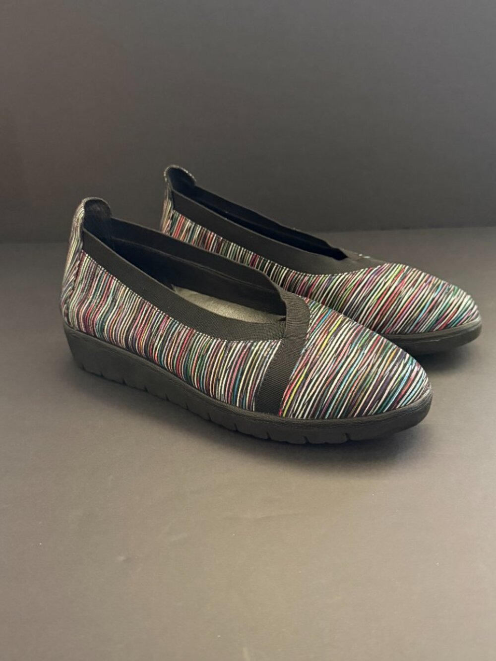 Nurture Womens Shoes 7M Rainbow/Black Leather Slip On Stretch